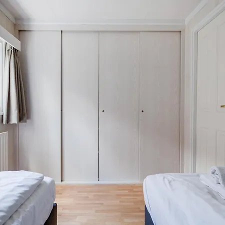 Rustig Gelegen In Het Bos - Шале