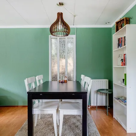 Шале Rustig Gelegen In Het Bos - Пюттен