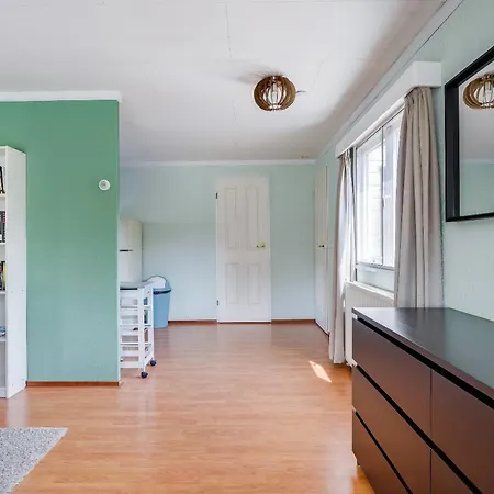 Rustig Gelegen In Het Bos - Chalet Putten