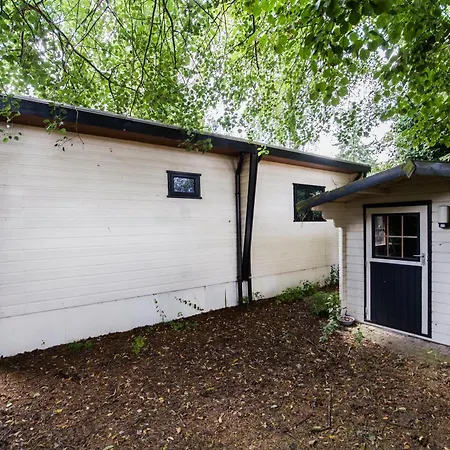 Rustig Gelegen In Het Bos - Шале Пюттен