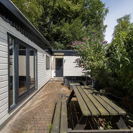 Chalet Rustig Gelegen In Het Bos - *