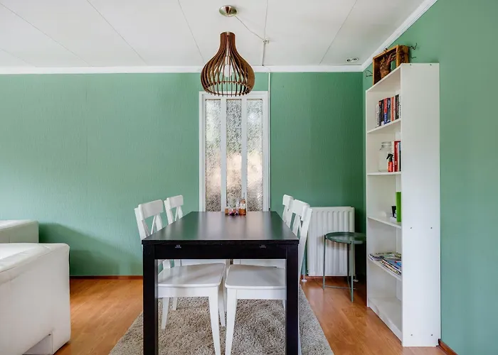 Chalet Rustig Gelegen In Het Bos - Putten