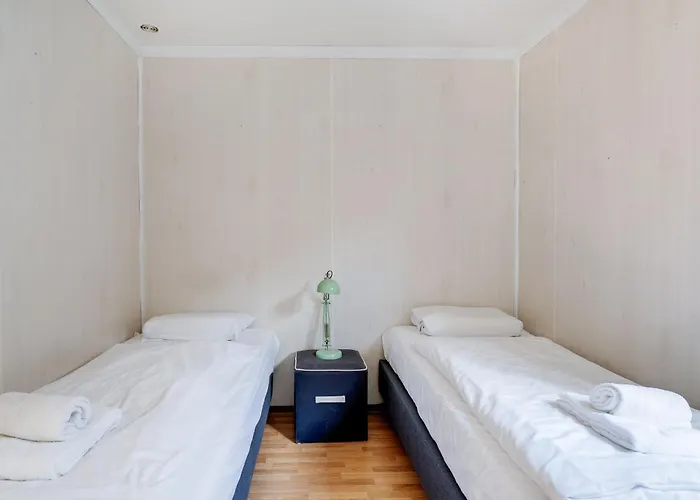 Chalet Rustig Gelegen In Het Bos - *