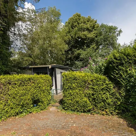 Chalet Rustig Gelegen In Het Bos -