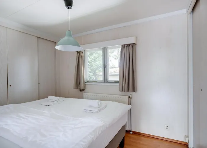 Rustig Gelegen In Het Bos - Chalet Putten