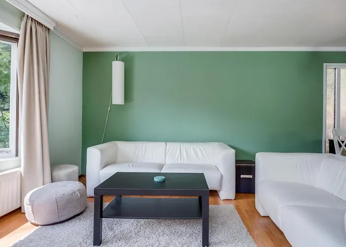 Chalet Rustig Gelegen In Het Bos - *