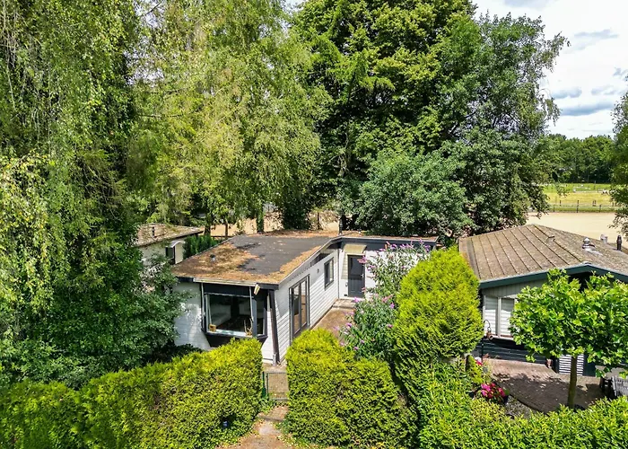 Rustig Gelegen In Het Bos -